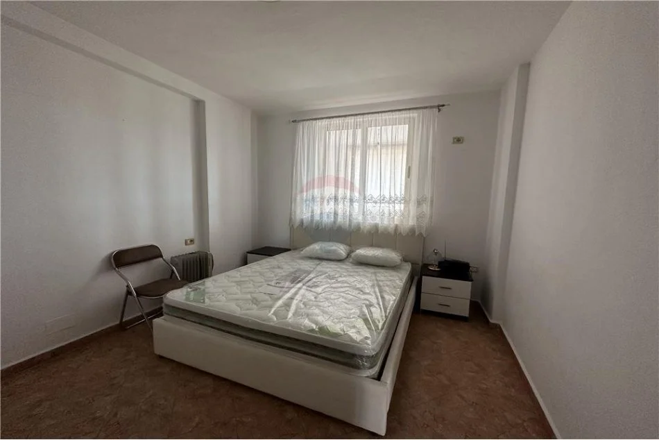 Tirane, jepet me qera apartament 1+1+Aneks+Ballkon Kati 7, 70 m² 470 € (Rruga Beqir Luga - Pazari i Ri)