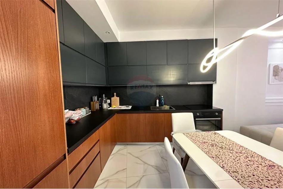 Tirane, shitet apartament 1+1+Aneks+Ballkon Kati 2, 80 m² 165.000 € (Rruga e Dibrës)