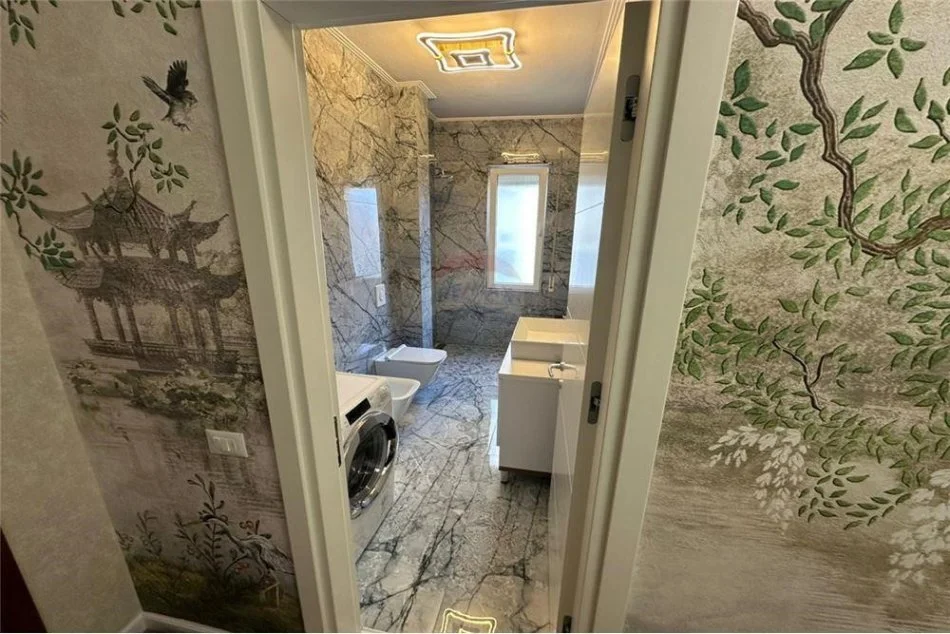 Tirane, shitet apartament 2+1 Kati 2, 122 m² 210.000 € (APARTAMENT 2+1 PER SHITJE TEK KOPSHTI BOTANIK)