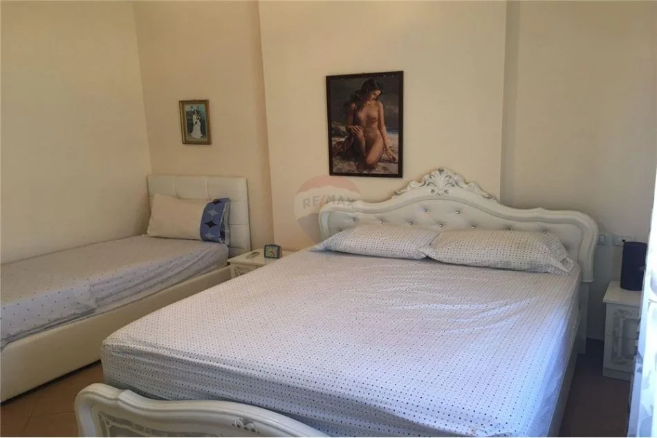 Tirane, jepet me qera apartament 1+1 Kati 9, 65 m² 550 € (Komuna e Parisit)
