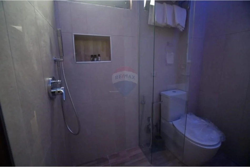 Tirane, jepet me qera apartament 1+1 Kati 3, 64 m² 600 € (Apartament 1+1 me qera ne Qender)