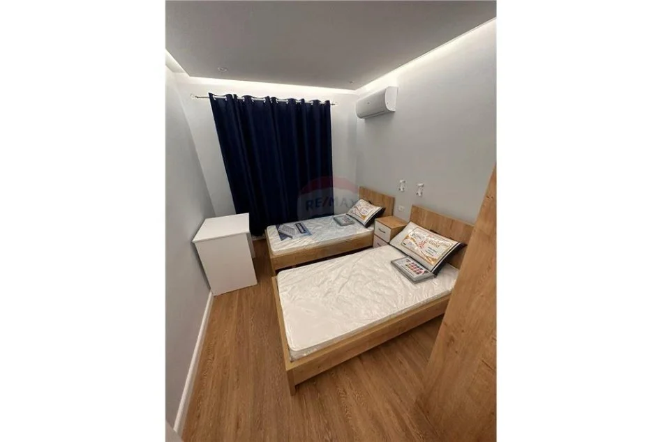 Shqiperi, jepet me qera apartament 2+1 Kati 2, 70 m² 650 € (Blloku i Ambasadave)