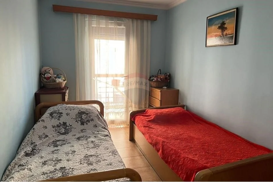 Tirane, shitet apartament 4+1 , 210 m² 320.000 € (Dupleks ne shitje ne Laprake, Blloku Gintash)