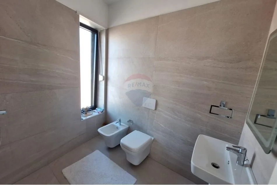 Tirane, jepet me qera apartament 2+1 Kati 5, 110 m² 750 € (Stacioni i Trenit)