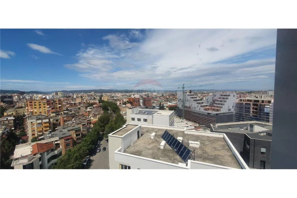 Tirane, jepet me qera apartament 1+1 Kati 9, 65 m² 550 € (Rruga e Dibrës - Farmacia 10,)