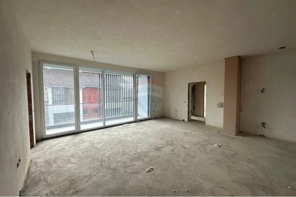 Tirane, shitet 3+1 Kati 2, 167 m² 332.508 € (Rruga e Elbasanit)