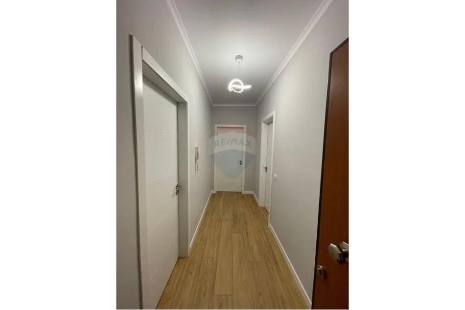 Tirane, shitet apartament 1+1 Kati 6, 74 m² 118.000 € (Astir)