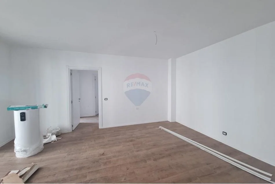 Tirane, jepet me qera apartament 3+1 , 108 m² 700 € (Akses Tirana - Laprakë - Dogana, Shqipëri)