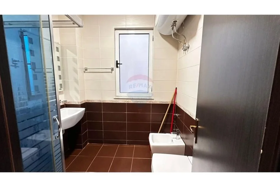 Tirane, jepet me qera apartament 2+1 , 700 € (Kodra e Diellit)