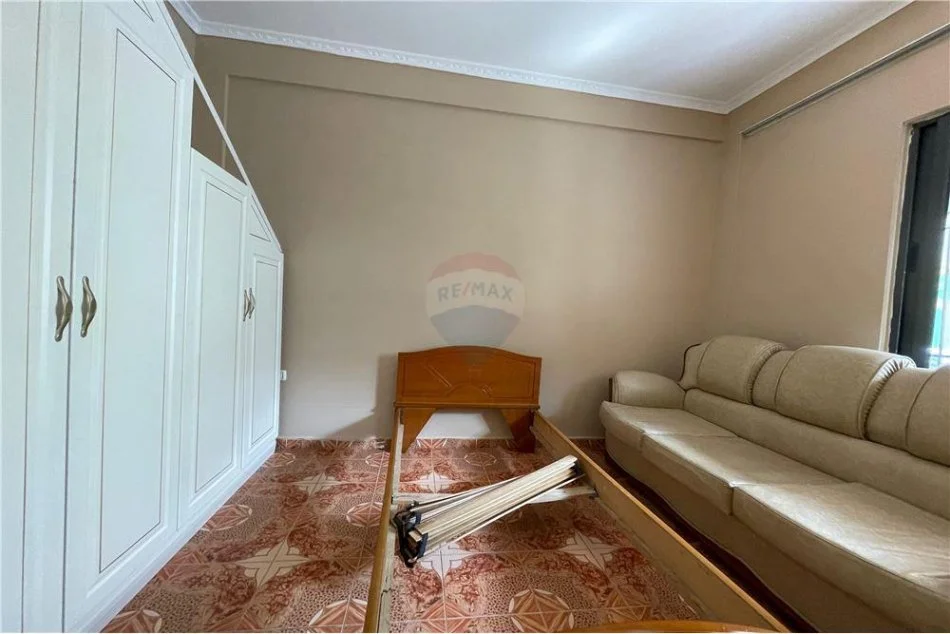 Tirane, jepet me qera apartament 2+1 Kati 1, 75 m² 400 € (Rruga Hysen Cino - Rruga e Elbasanit, Shqipëri)