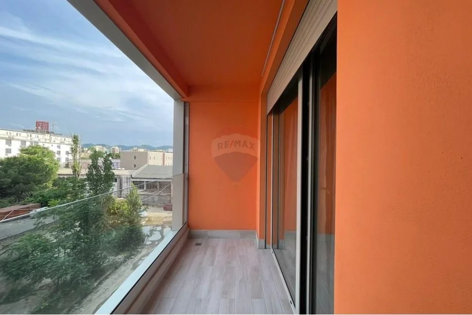 Tirane, jepet me qera apartament 1+1 , 78 m² 700 € (Rruga Muhamet Gjollesha - Zogu i Zi,)