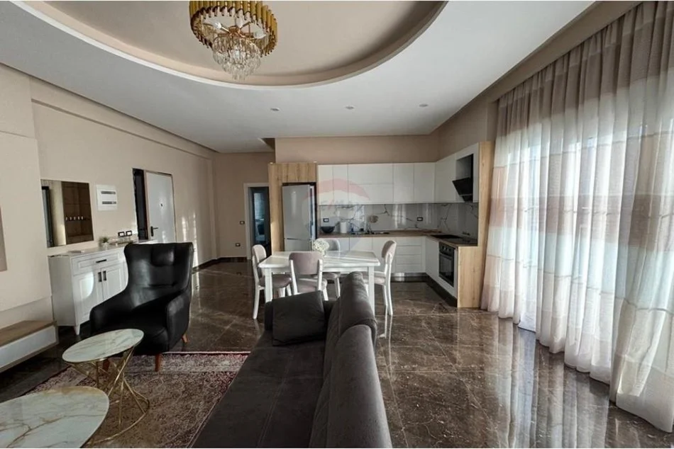 Vlore, jepet me qera apartament+verande | Penthouse 2+1+Ballkon , 220 m² 1.000 € (Ish Kombinati Peshkut)