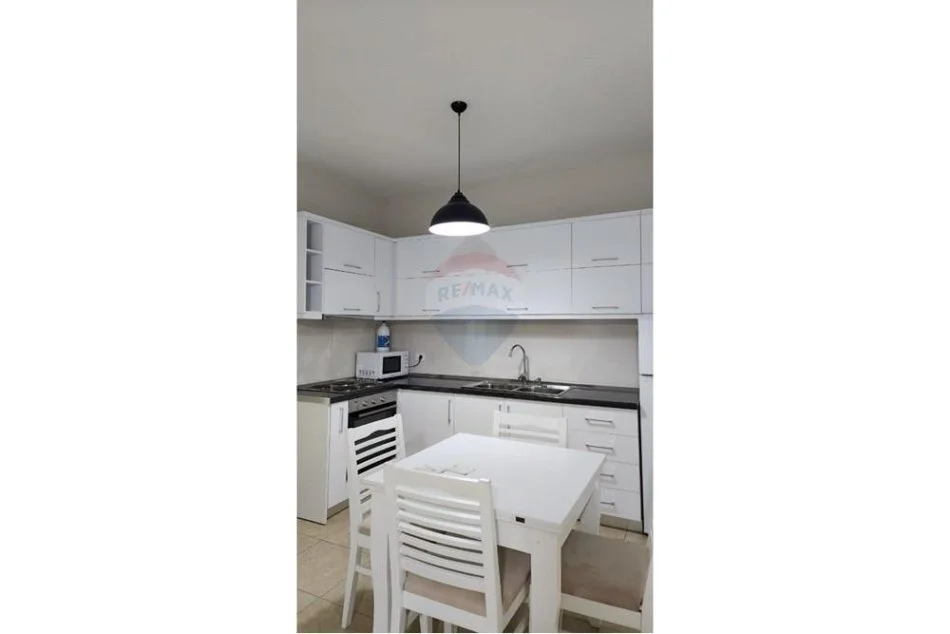 Tirane, jepet me qera apartament 1+1 Kati 5, 73 m² 650 € (Kompleksi Delijorgji)