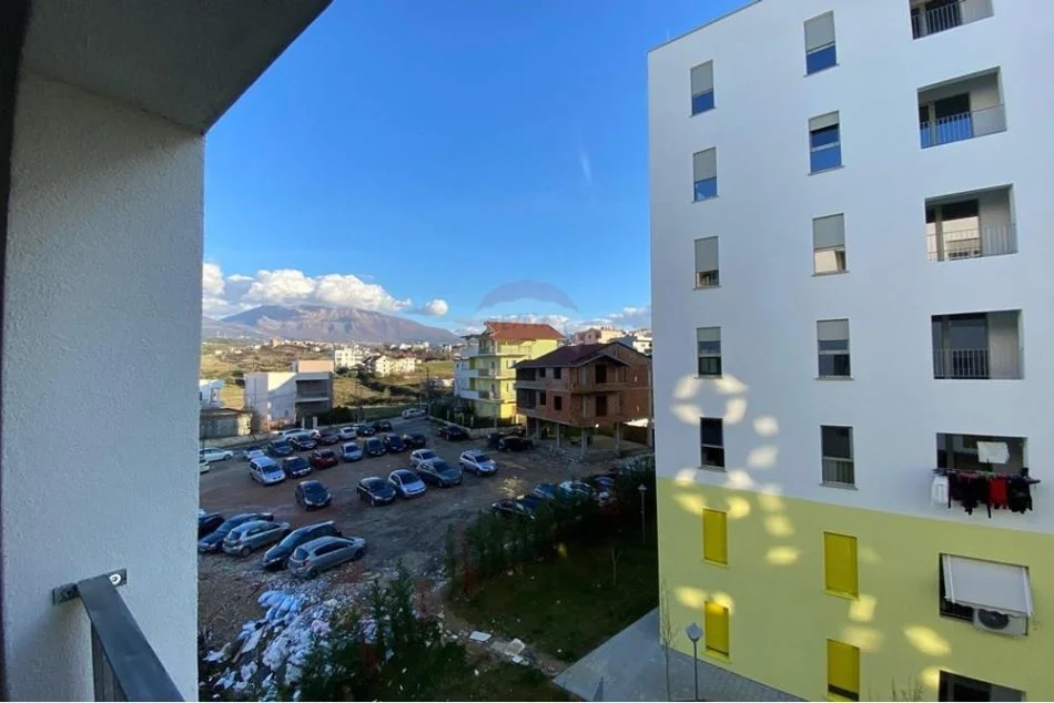 Tirane, jepet me qera apartament 1+1 Kati 7, 65 m² 400 € (Ali Demi,)