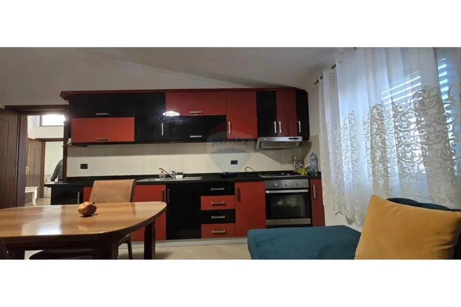 Tirane, jepet me qera apartament 2+1 , 140 m² 450 € (Selitë, Shqipëri)