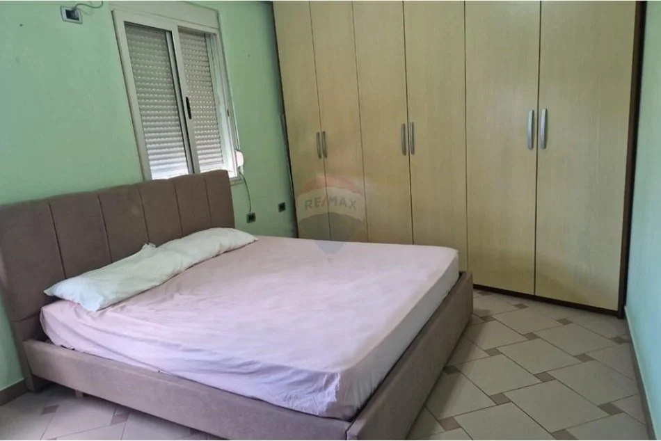 Tirane, jepet me qera apartament 1+1 Kati 2, 66 m² 650 € (rruga durrsit)