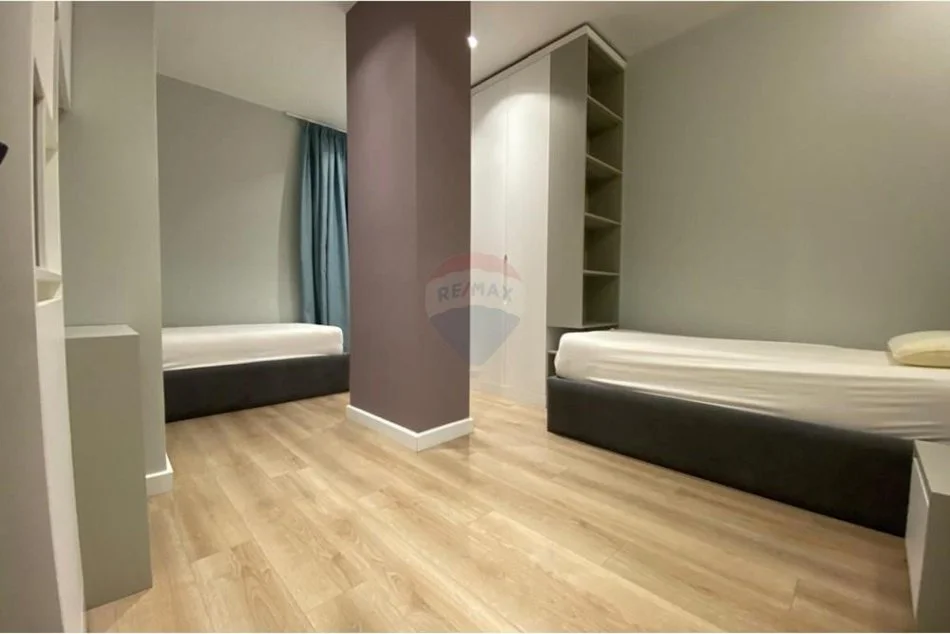 Tirane, jepet me qera apartament 2+1 , 95 m² 1.400 € (rruga kosovareve)