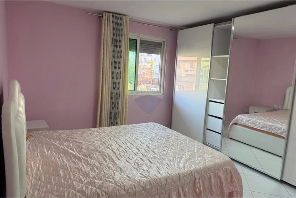 Tirane, jepet me qera apartament 2+1 Kati 1, 130 m² 600 € (Don Bosko)