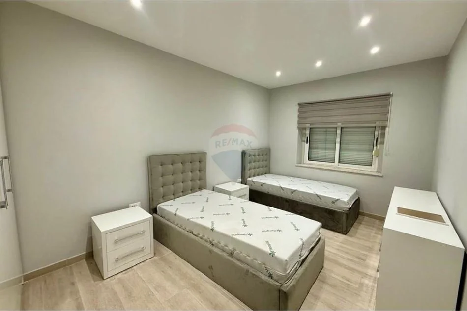 Tirane, jepet me qera apartament 2+1 Kati 2, 100 m² 650 € (Shkolla 26 Nentori - Rruga Pandeli Cale - Selitë, Shqipëri)