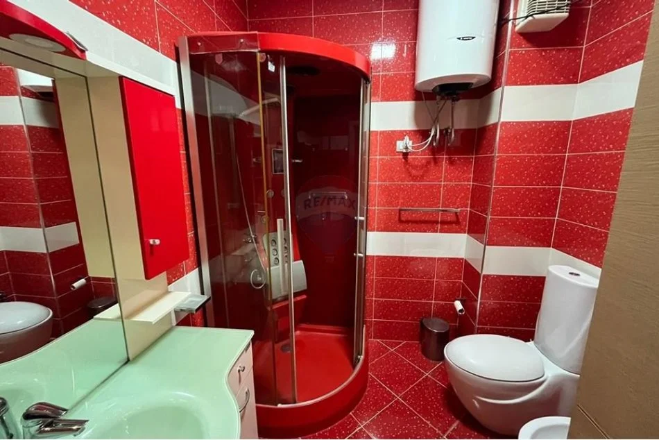 Tirane, jepet me qera apartament 2+1 Kati 6, 110 m² 650 € 