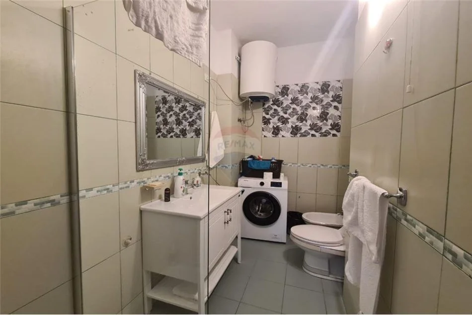 Tirane, jepet me qera apartament 2+1 Kati 5, 85 m² 650 € (Rruga e Elbasanit)