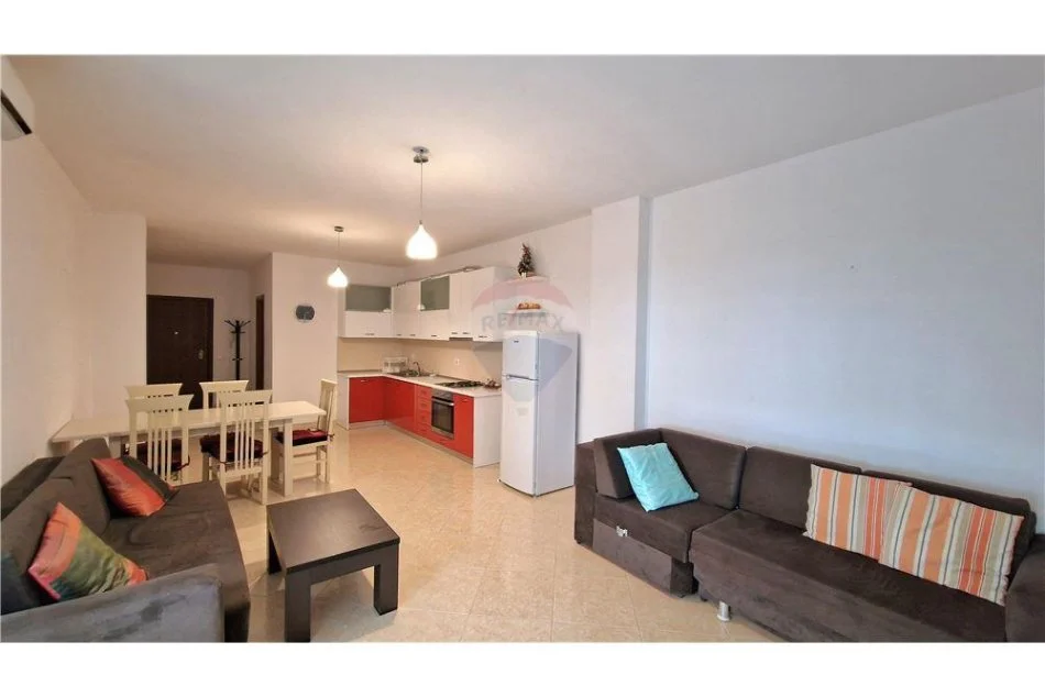 Vlore, shitet apartament 1+1+Ballkon Kati 3, 90 m² 160.000 € (Lungomare)