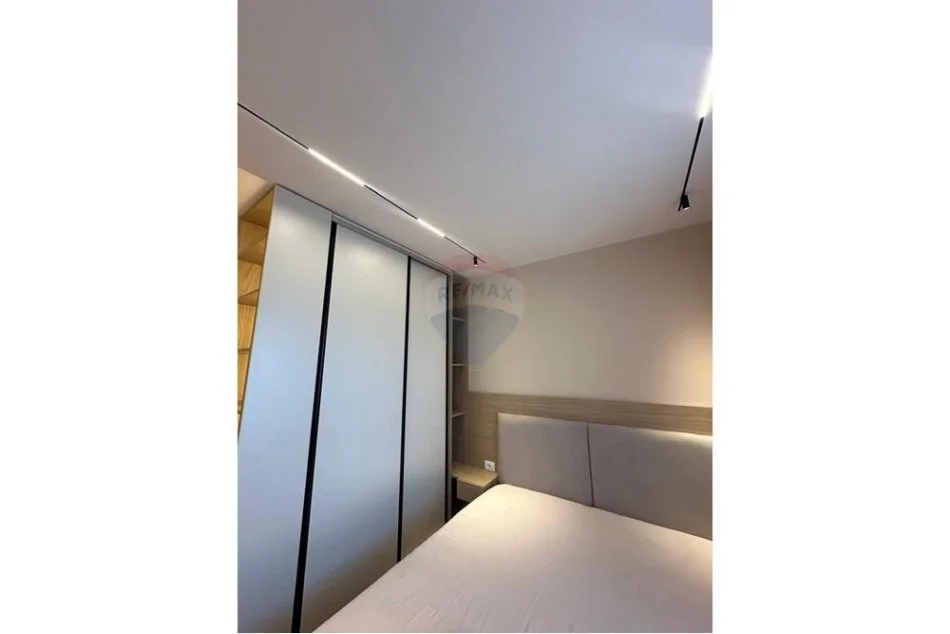 Tirane, jepet me qera apartament 1+1 Kati 3, 70 m² 550 € (Pallati me Shigjeta)