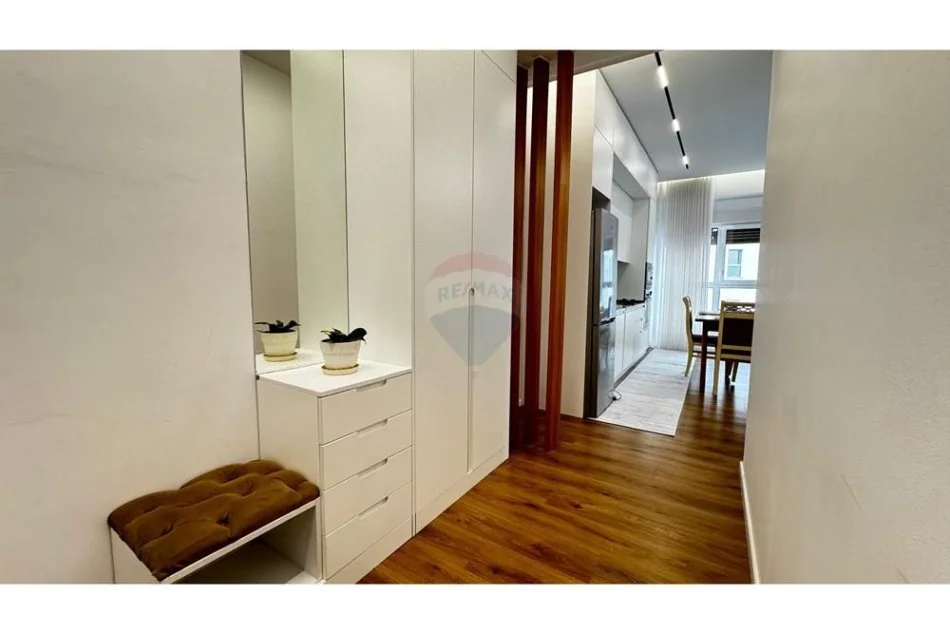 Tirane, jepet me qera apartament 2+1 Kati 6, 100 m² 600 € (Ali Demi)