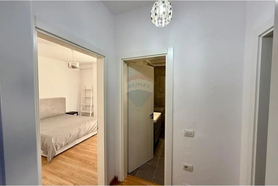 Tirane, jepet me qera apartament 2+1 Kati 2, 100 m² 600 € (Rr. Fuat Toptani Qyteti Studenti - Vilat Amerikane)