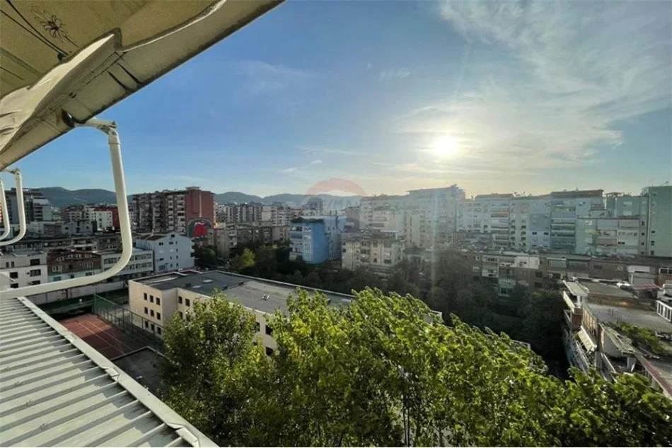 Tirane, jepet me qera apartament 2+1 Kati 7, 95 m² 850 € (Blloku, Garda)