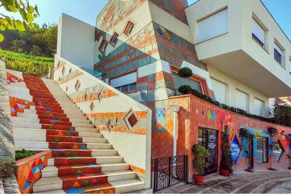 Tirane, shitet apartament duplex 4+1+Ballkon Kati 1, 285 m² 510.000 € 