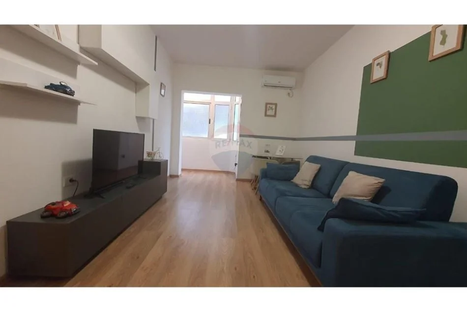 Tirane, jepet me qera apartament 1+1 Kati 2, 48 m² 650 € 