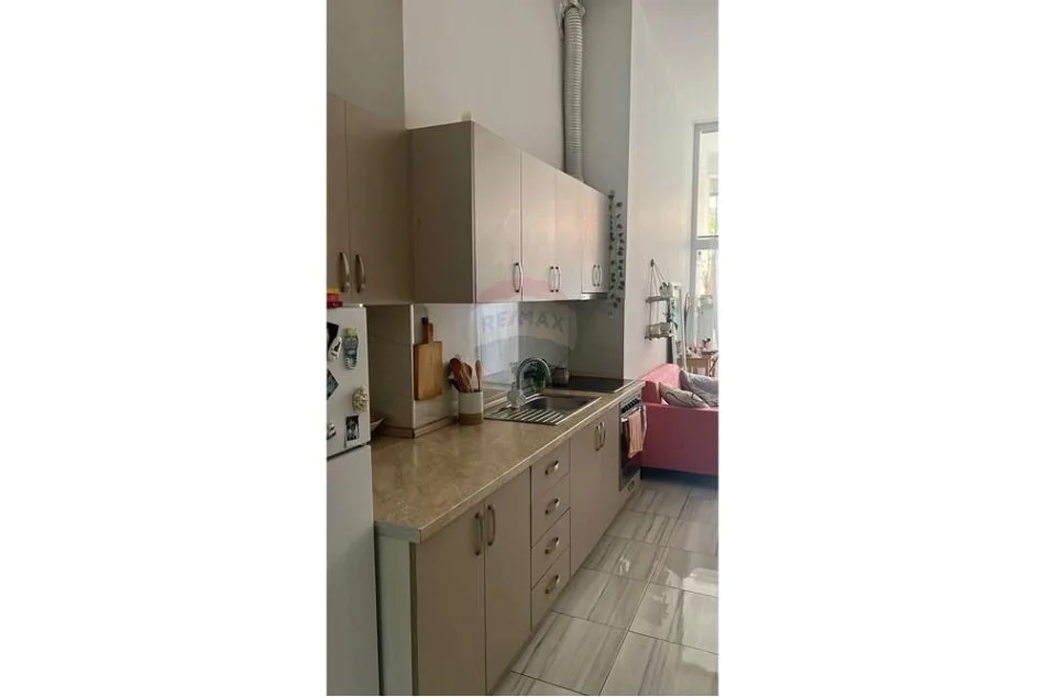 Tirane, shitet apartament duplex Dublex Kati 0, 65 m² 75.000 € (5 Maji)