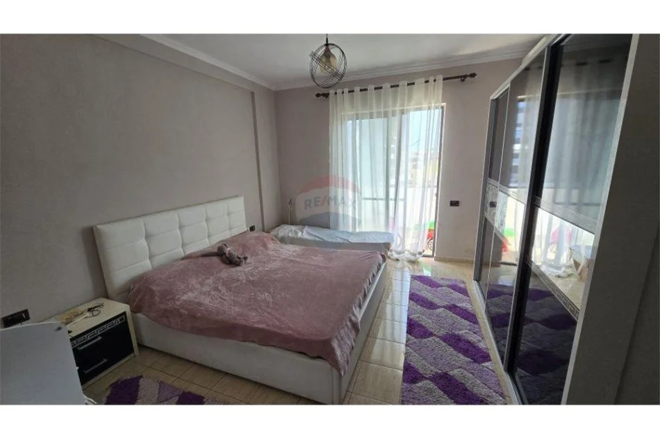 Tirane, jepet me qera apartament 1+1+Ballkon Kati 4, 75 m² 600 € 