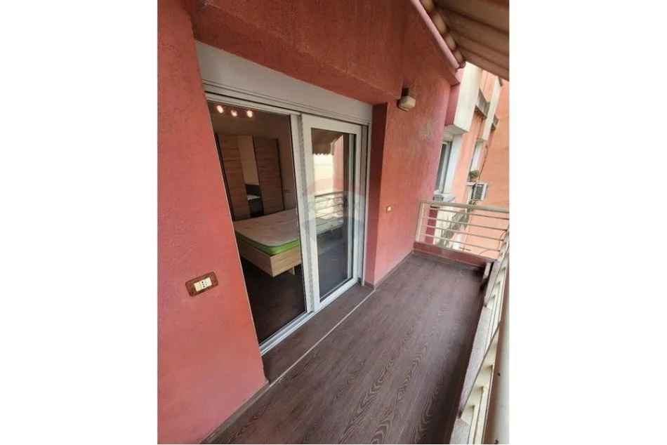 Tirane, jepet me qera apartament 1+1 Kati 3, 70 m² 500 € (Jepet apartament 1+1 me qira ne Brryl)