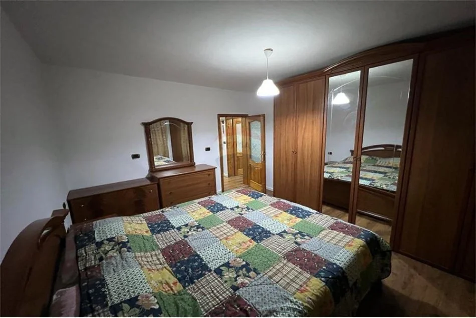 Shqiperi, jepet me qera apartament 2+1+Ballkon Kati 5, 98 m² (margarita tutulani)