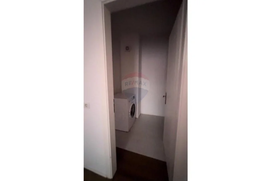 Tirane, jepet me qera apartament 2+1 Kati 4, 87 m² 450 € (Apartament 2+1 me qira ne Shkoze!)