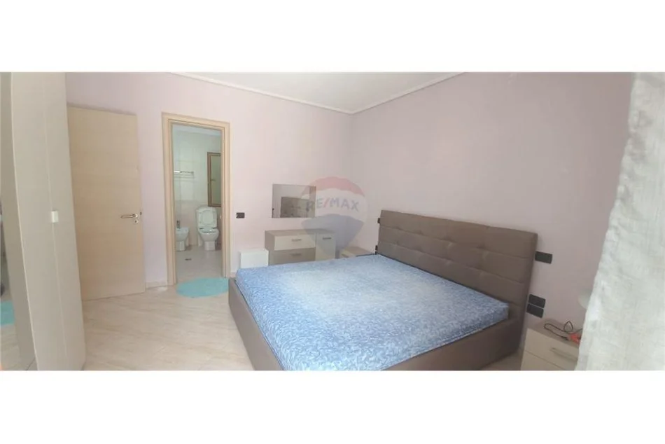 Tirane, jepet me qera 3+1+Ballkon Kati 2, 149 m² 600 € (vilat gjermane)
