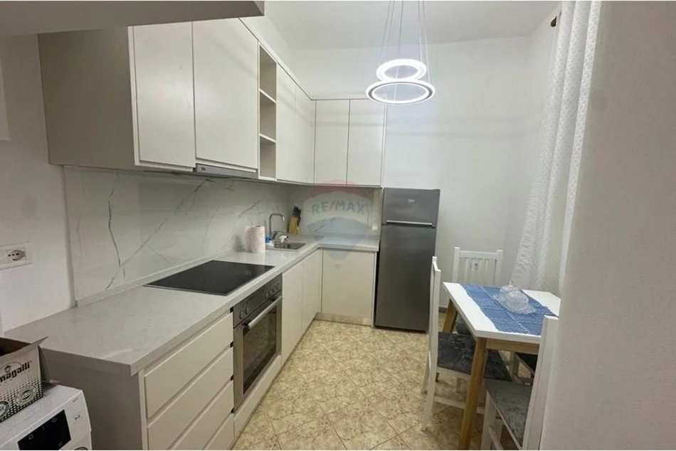 Tirane, jepet me qera Vile 2+1 Kati 2, 80 m² 1.000 € (qemal stafa)