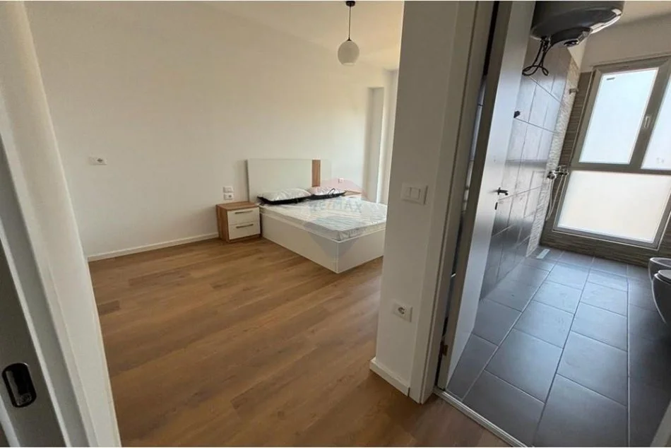 Tirane, jepet me qera apartament 2+1+Ballkon Kati 3, 85 m² 800 € (don bosko)