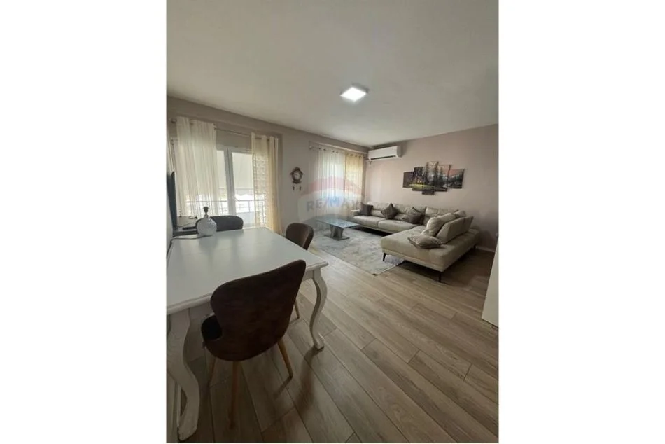 Shqiperi, jepet me qera apartament 2+1 Kati 4, 104 m² 420 € (rruga e thesarit)