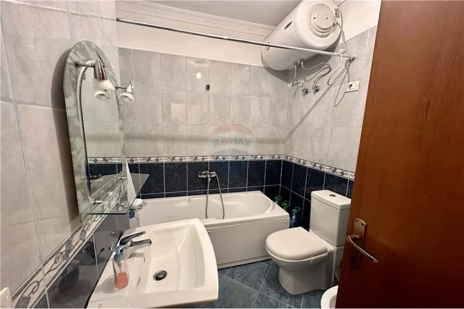 Tirane, jepet me qera apartament 2+1+Ballkon Kati 5, 100 m² 500 € (kodra e diellit 1)