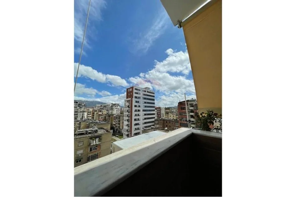 Tirane, shitet apartament 1+1 Kati 7, 65 m² 150.000 € (SHKOLLA E BALETIT)