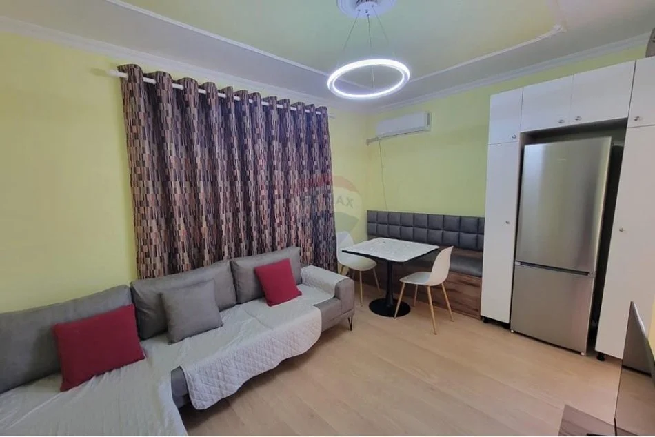 Tirane, jepet me qera apartament 1+1 Kati 2, 55 m² 500 € (Rruga Bardhyl)