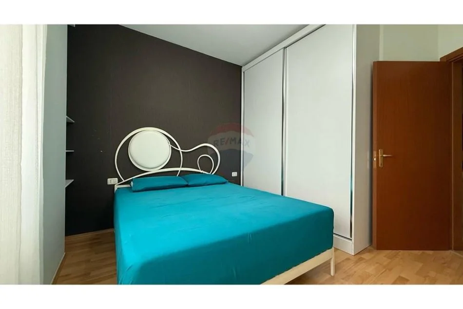 Tirane, jepet me qera apartament 2+1 Kati 3, 95 m² 600 € (Rruga Frosina Plaku)