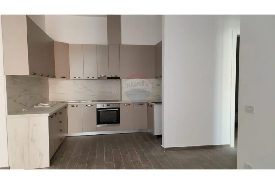 Tirane, jepet me qera apartament 2+1+Aneks+Ballkon Kati 3, 124 m² 850 € (Kompleksi Delijorgji)