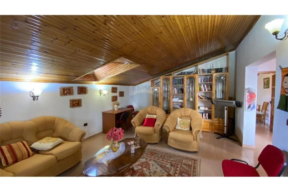 Tirane, jepet me qera apartament 1+1 Kati 3, 80 m² 500 € (Rruga e Elbasanit)