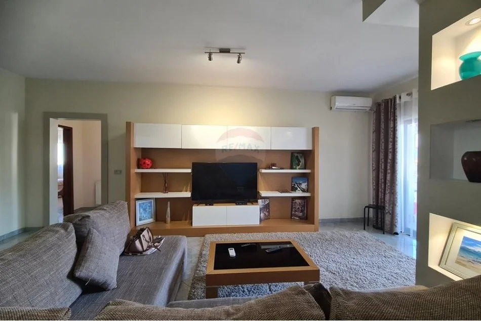 Tirane, jepet me qera apartament 2+1 Kati 9, 111 m² 1.500 € (Papa Gjonpali 2)