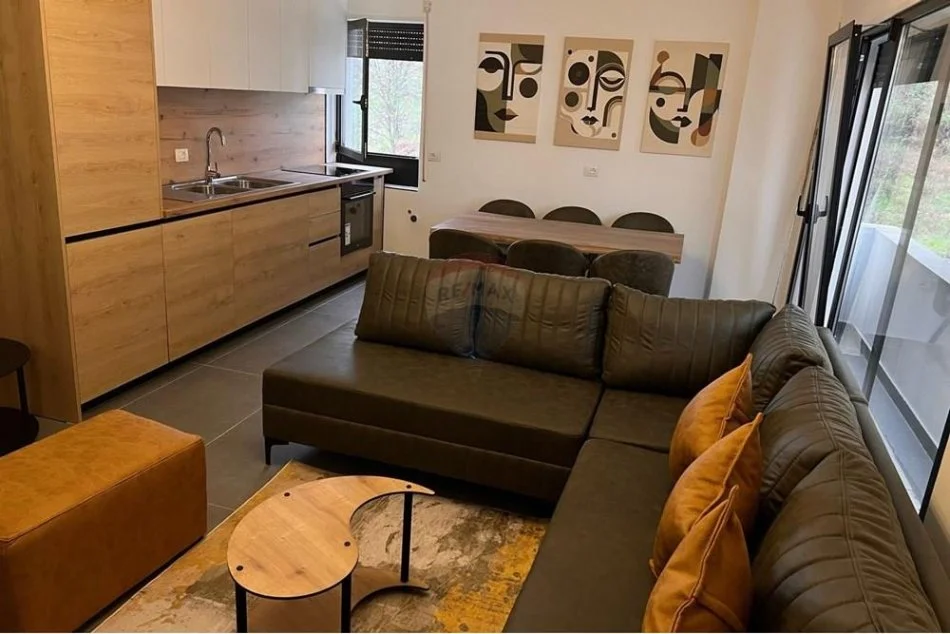 Tirane, jepet me qera apartament duplex 2+1 , 112 m² 1.000 € (Kodra e Diellit)