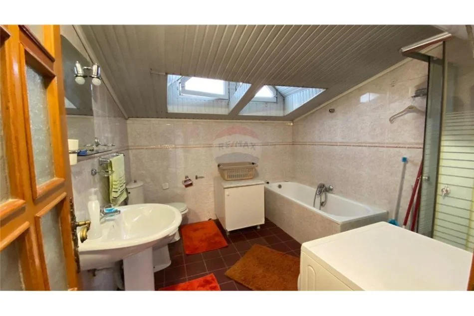 Tirane, jepet me qera apartament 1+1 Kati 3, 80 m² 500 € (Rruga e Elbasanit)